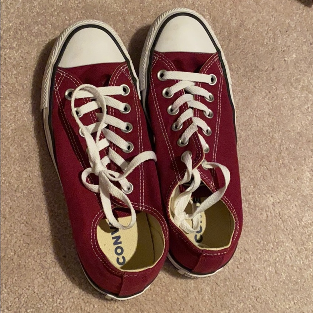 burgundy converse!